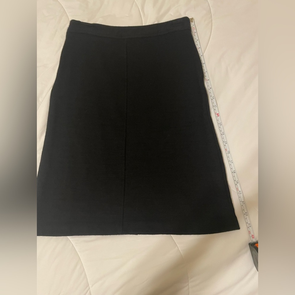 Banana Republic Stretch Black A-line  Midi Skirt Wool Blend size 4